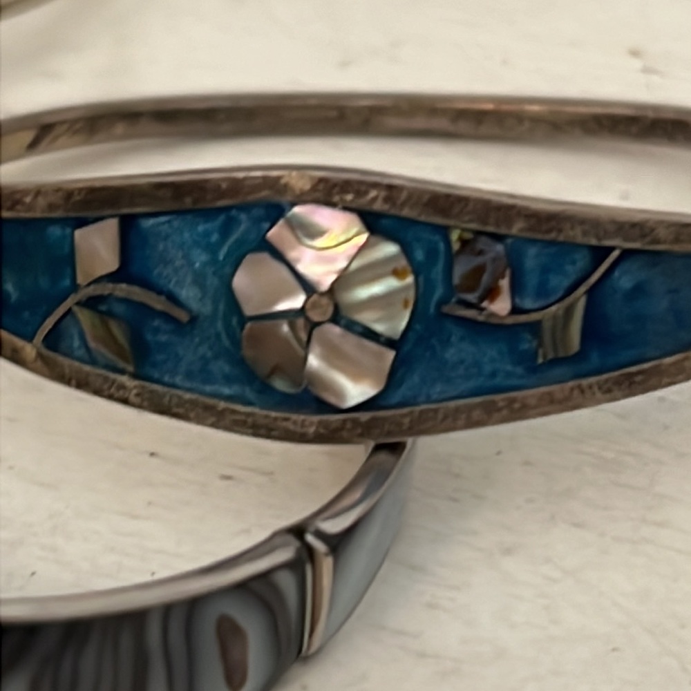 Lot 4 silver & silver tone bangle bracelet hinged mother of pearl - Picture 2 of 11